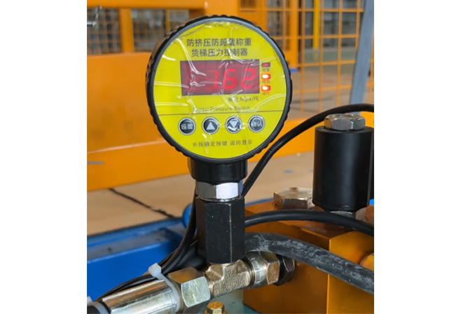 Guide Rail Type Hydraulic Lift