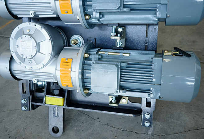 SC120 Single-Cage Material Hoist