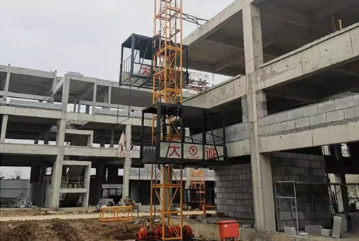 Henan Dacheng Machinery’s Customized Material Hoist Aids Overseas Construction – Belize Tourism Hotel Project