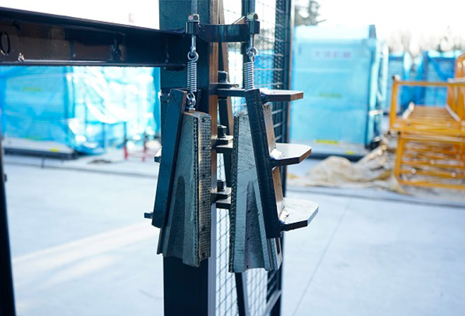Single-Cage Material Hoist SS120